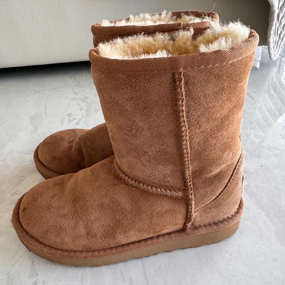 Toddler 13 Ugg Boots 🥾